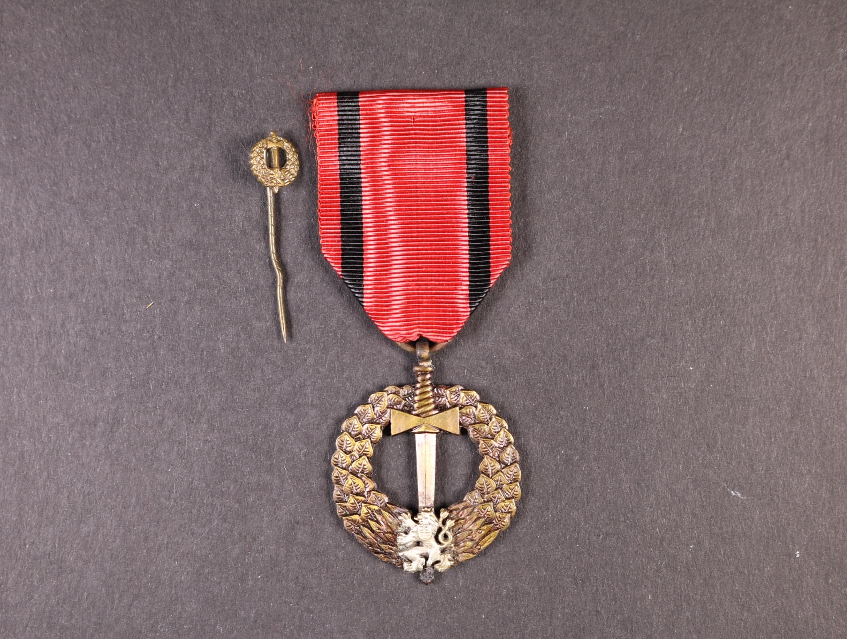 Pamětní medaile čs. armády v zahraničí + miniatura