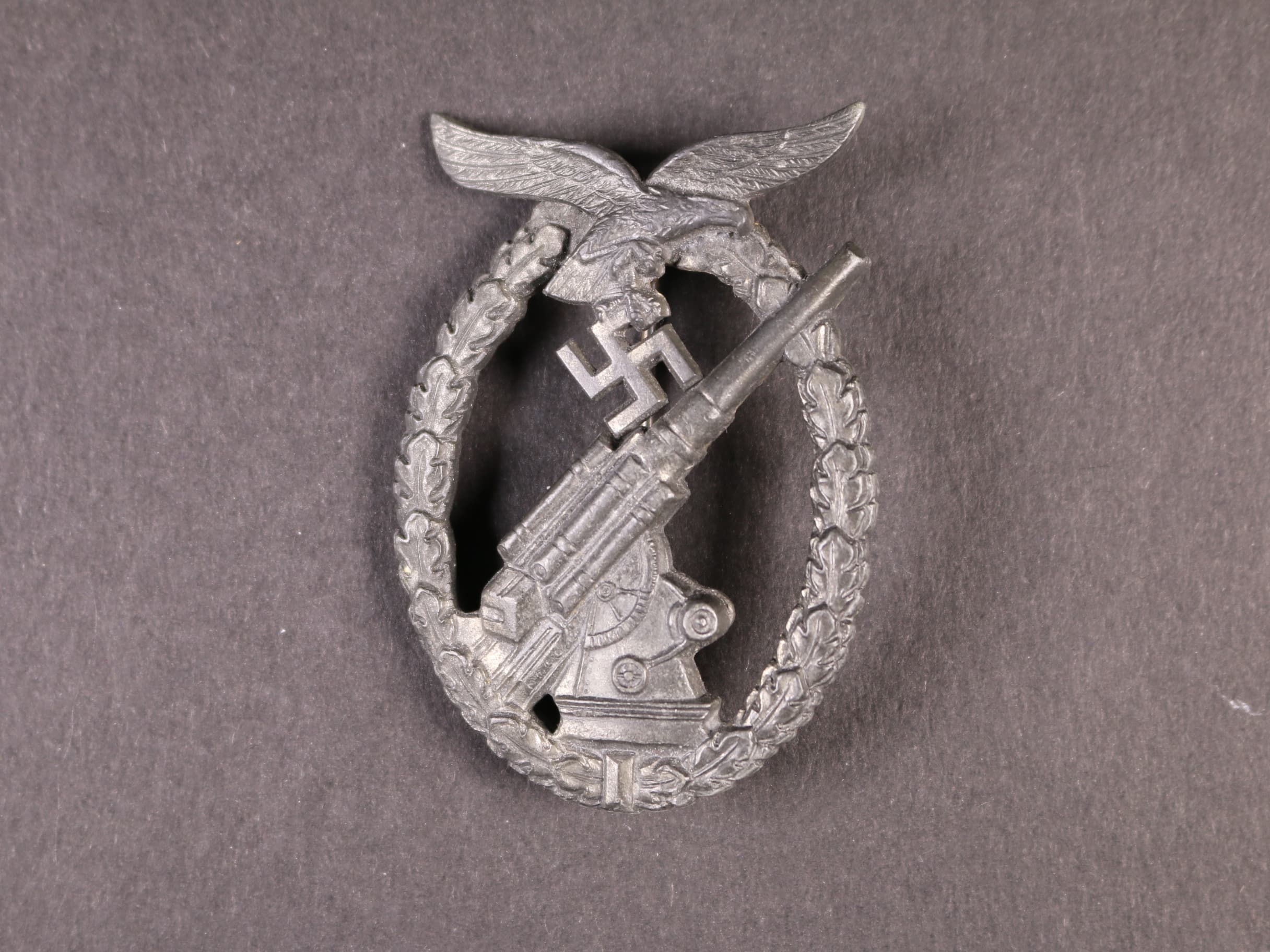 Odznak protiletadlové baterie, luftwafe, zinek, výrobce Wernstein, Hermann
