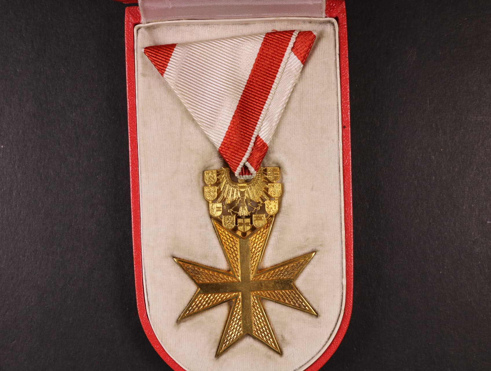 Zlatý záslužný kříž Republiky Rakousko + etue