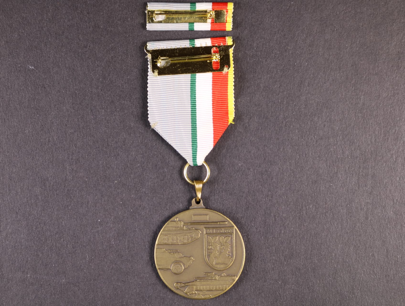 Pamětní odznak skladu nadpočetného majetku Mladeč, 1962-2007