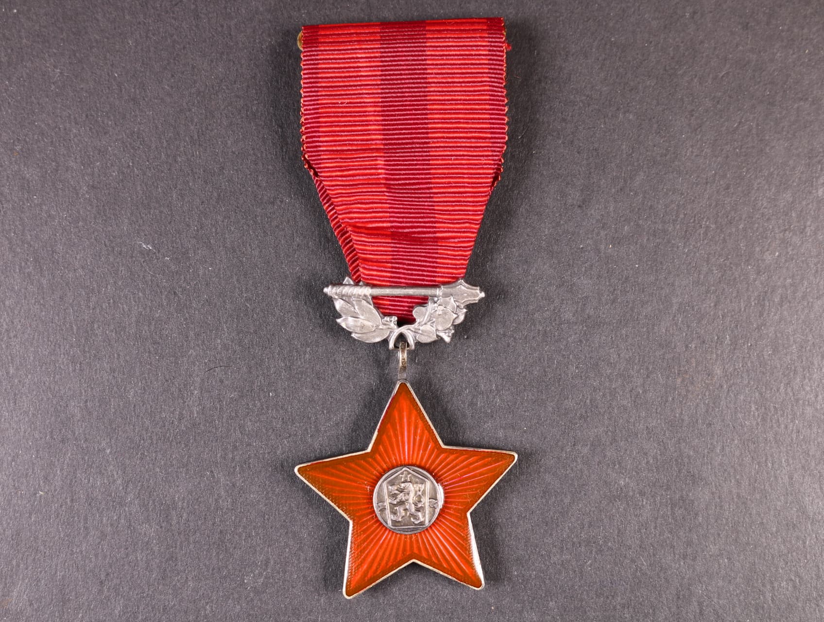 Řád Rudé hvězdy, ČSSR, č.7977, punc Ag, výrobce Mincovna Kremnica
