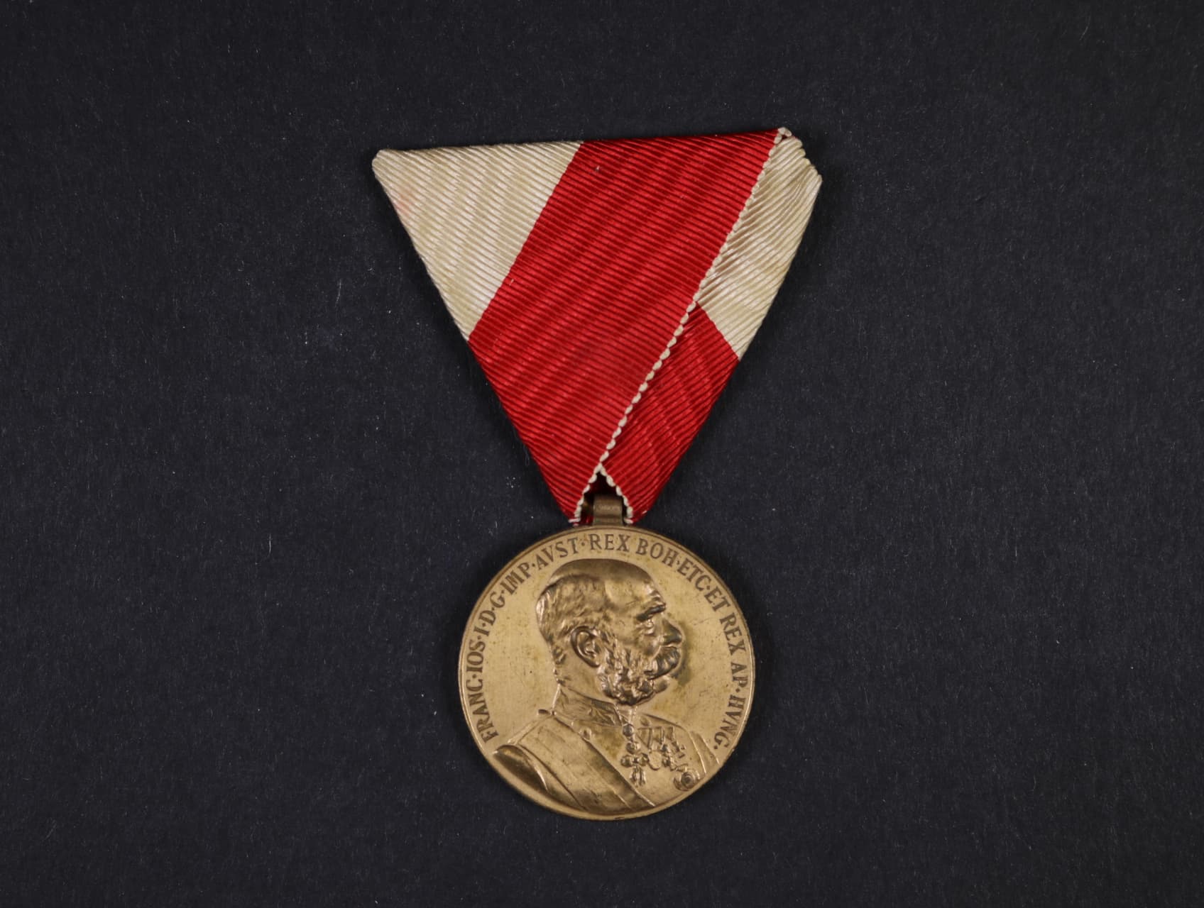Civilní jubilejní pam. medaile z r.1898, původní stuha