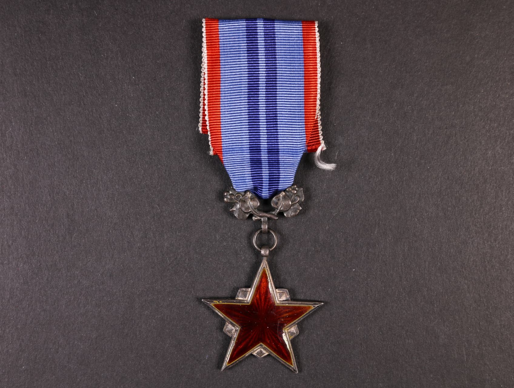 Řád rudé hvězdy práce ČSR č.1579, punc Ag 900/1000, značka výrobce Zukov Praha