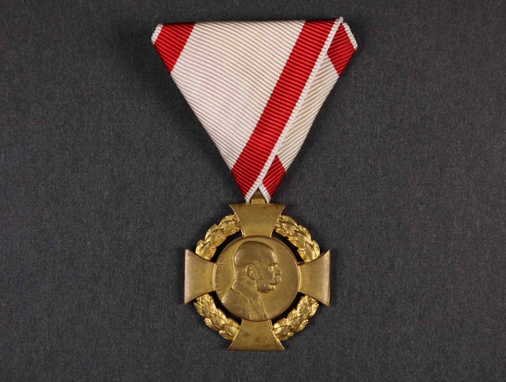 Jubilejní kříž 1908 na nové vojenské stuze