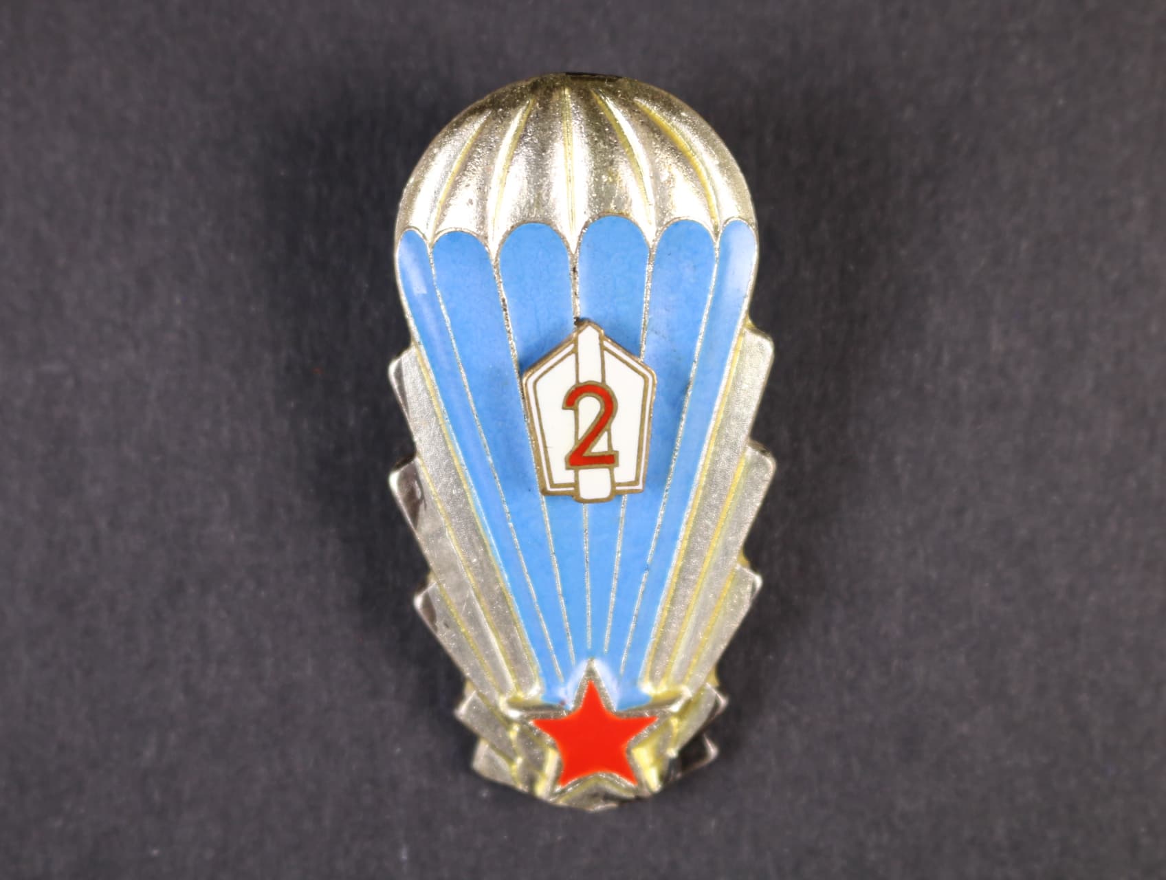 Odznak výsadkového vojska 2. třídy z obdobi 1965-1992 č.40585, druhý typ