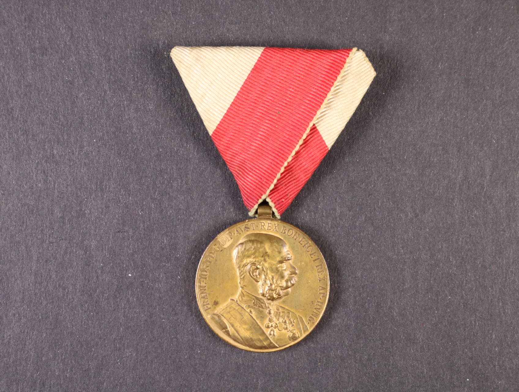 Civilní jubilejní pam. medaile z r.1898, původní stuha