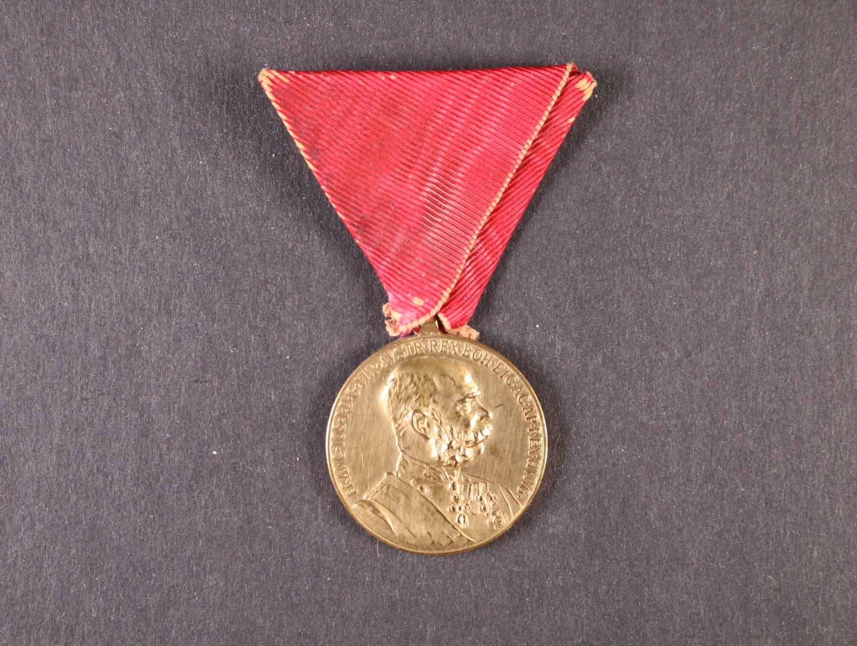 Vojenská jubilejní pam. medaile z r.1898, původní stuha