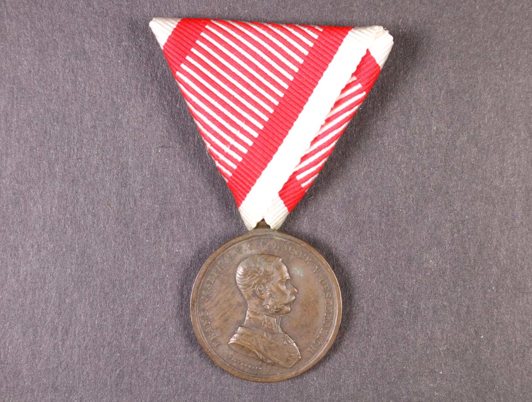 Bronzová medaile za statečnost, novodobá vojenská stuha, vydání 1914 - 1917
