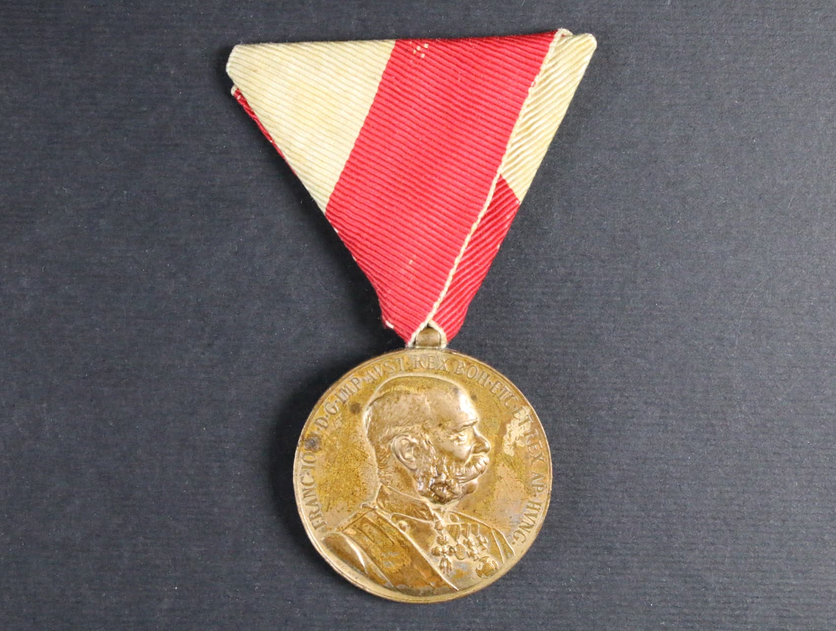 Civilní jubilejní pam. medaile z r.1898, původní stuha
