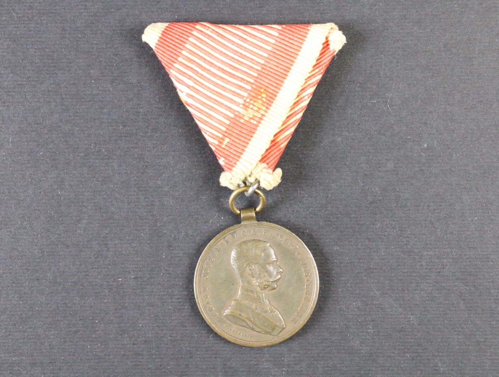 Bronzová medaile za statečnost, původní vojenská stuha, vydání 1914 - 1917