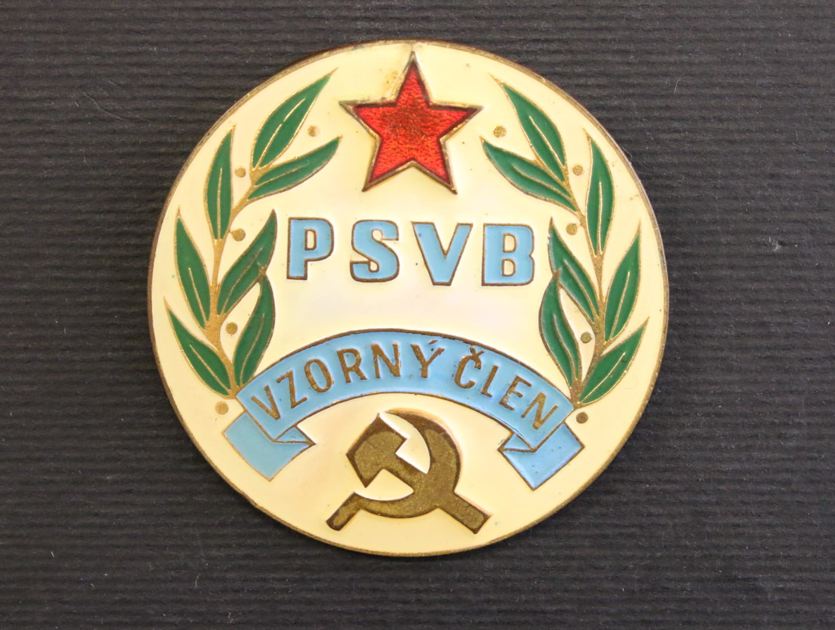 Odznak PSVB vzorny člen s předávacím průkazem