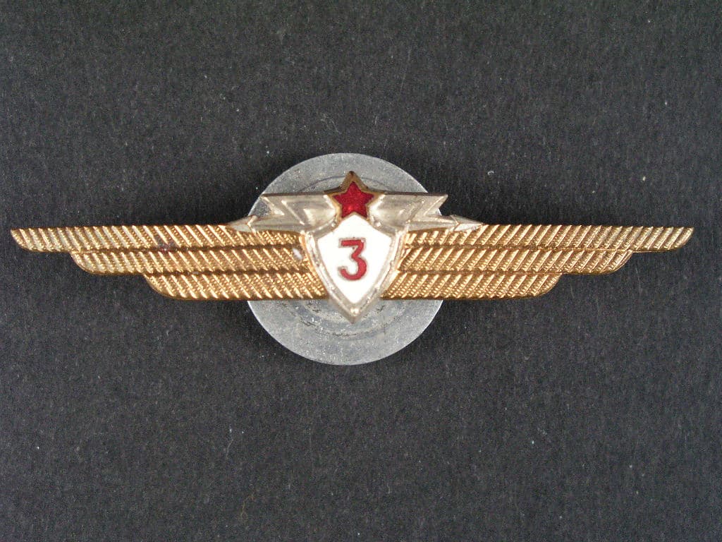 Odznak třídního specialisty letectva 1954-68. Palubní radista 3tř. č.081