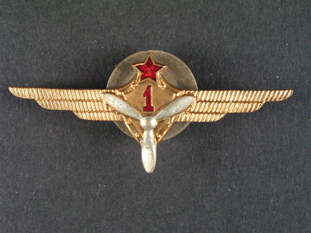Odznak třídního specialisty letectva 1954-68. Palubní technik 1tř. č.381