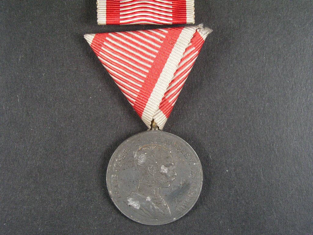 Zlatá medaile za statečnost, 1914-1917, náhradní kov, zinek, zlacení setřelé