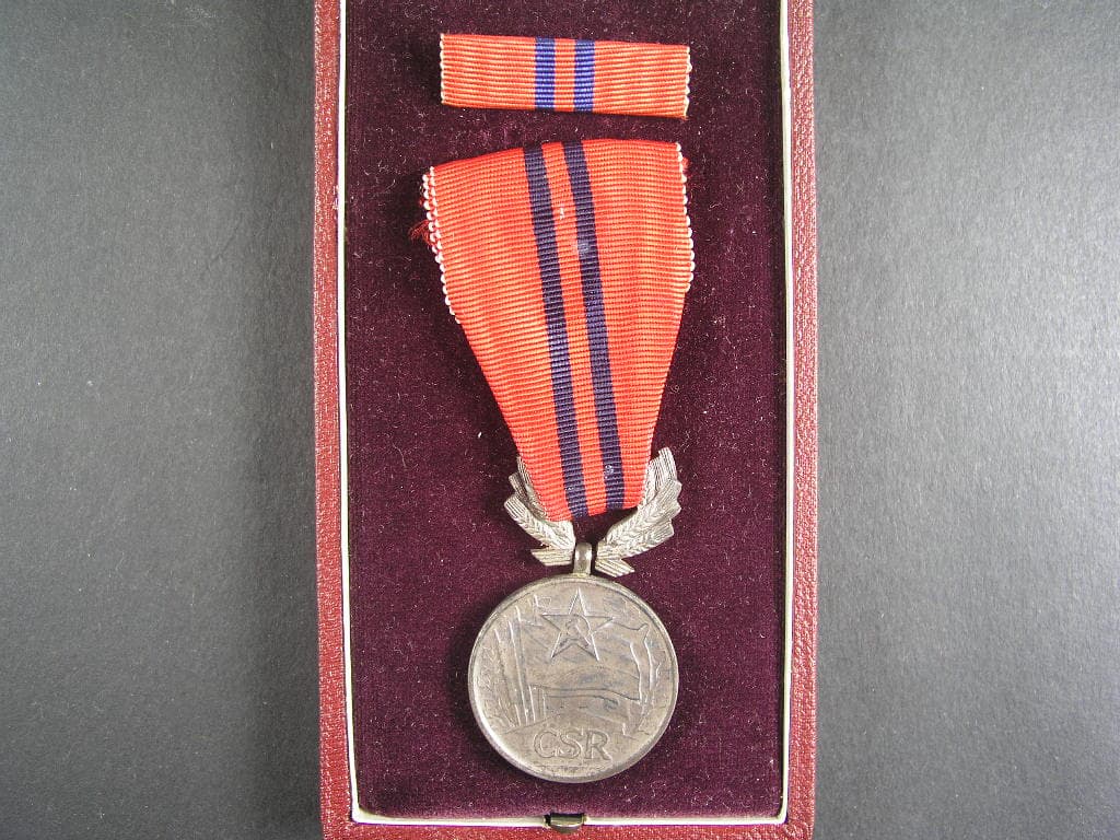 Vyznamenání - Za zásluhy o výstavbu I. vydání 1951-1960 ČSR č.3589, výroba Zukov + etue