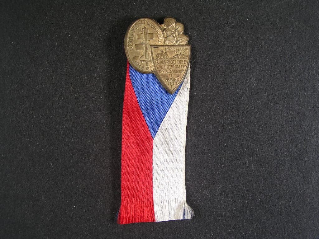 Pamětní odznak k manifest. sjezdu čs dobrovolců III. pluk svobody, Brno 1938