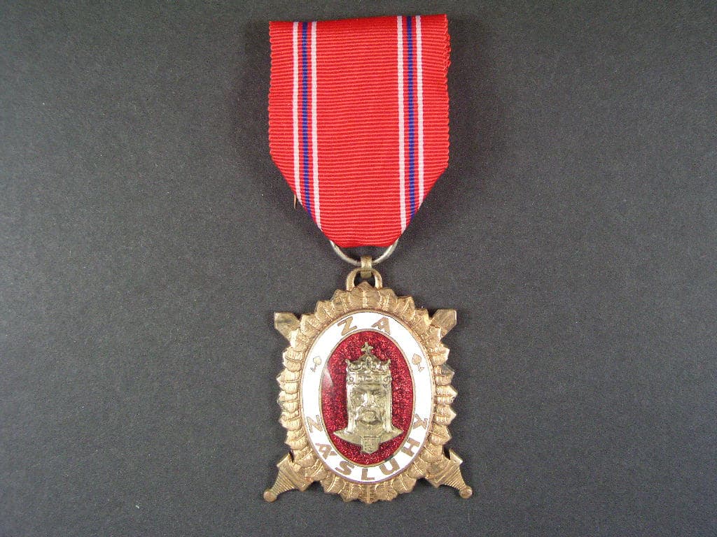 Diplomový odznak krále Karla IV , vydání 1945-48, čestný stupeň I.třídy bez mečíkového závěsu