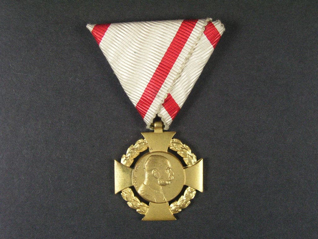 Jubilejní kříž 1908 na původní vojenské stuze