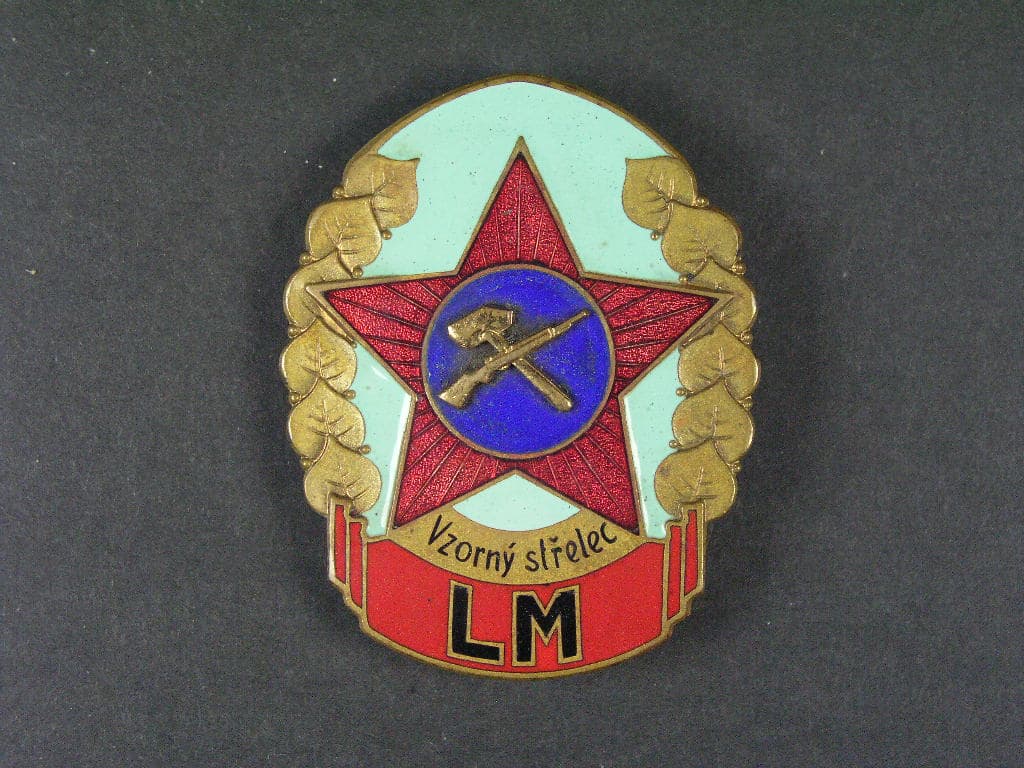 Vzorný střelec LM č. 3555, svislá upínací jehla