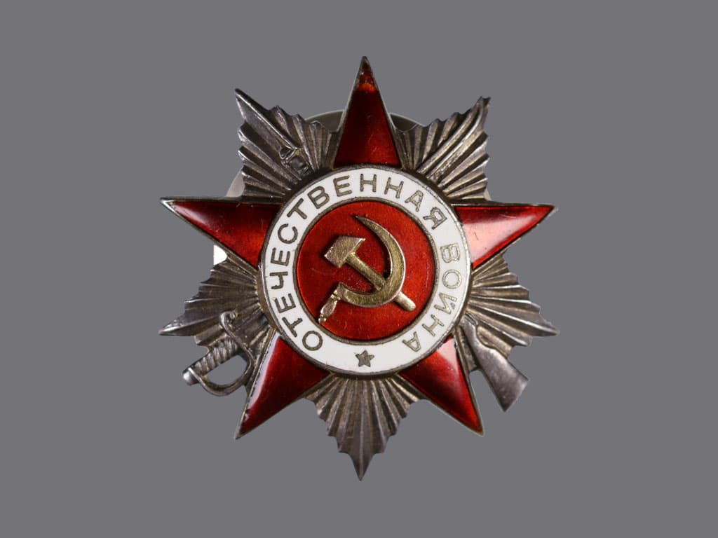 Řád vlastenecké války II. st. č.295855, 3. typ, 1. varianta, mírně poškozený smalt v horním cípu hvězdy, 