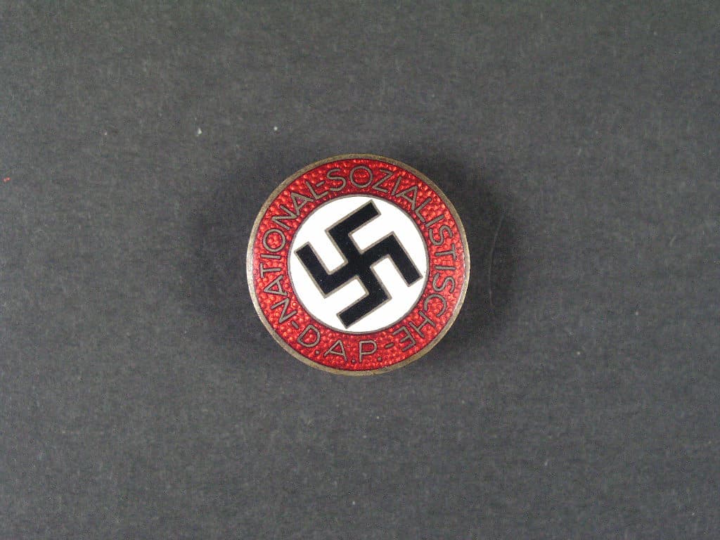 Členský odznak NSDAP, úchyt do knoflíkové dírky