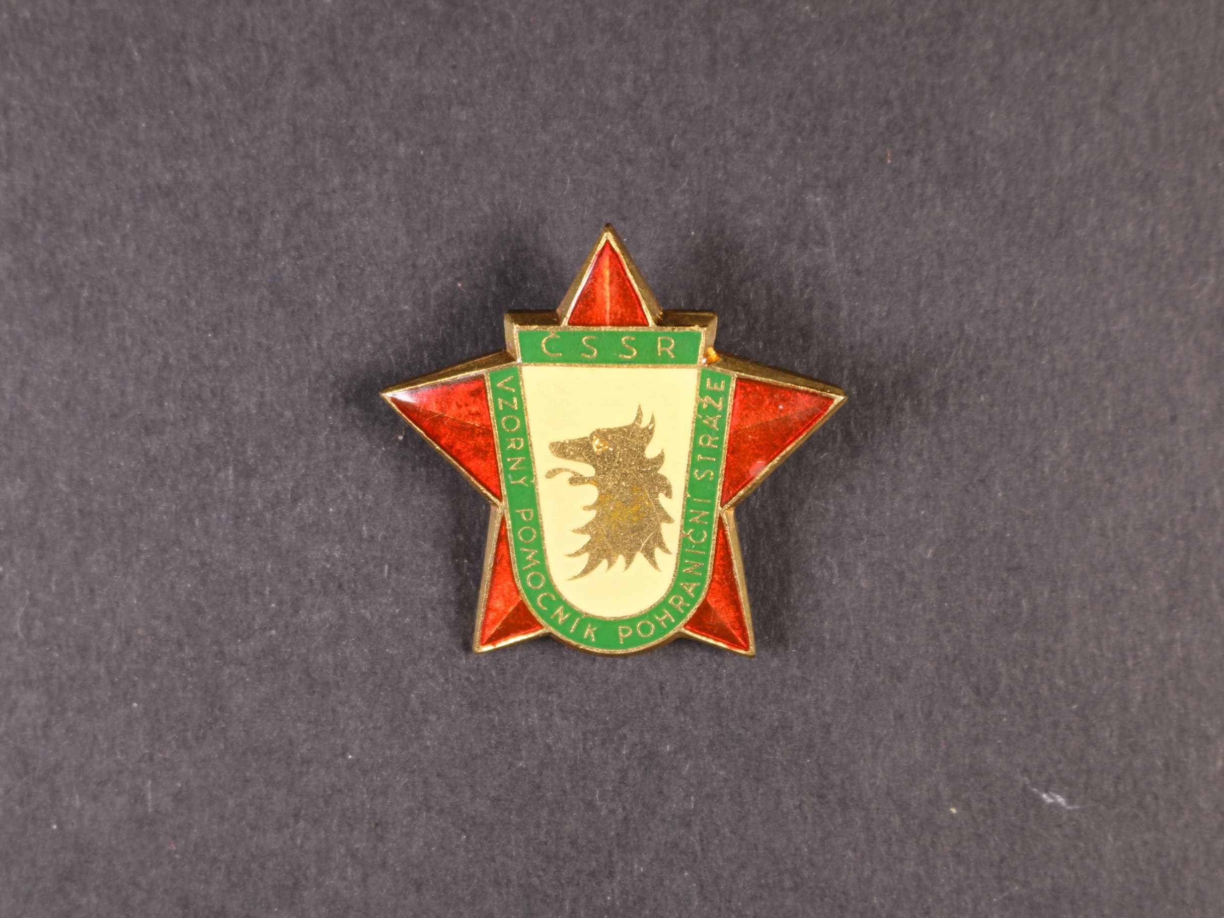 Odznak vzorný pomocník pohraniční stráže ČSSR, starší provedení, výrobce M.K.