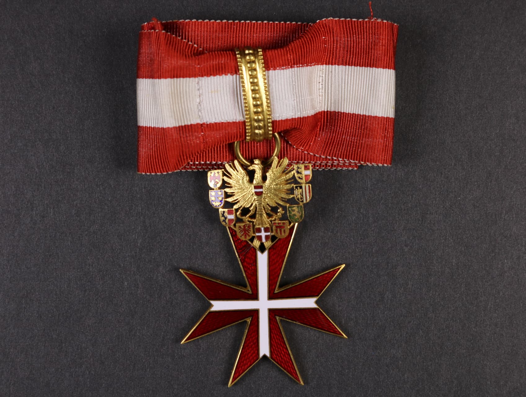 Velký zlatý čestný kříž za zásluhy o Republiku Rakousko, nákrční dekorace