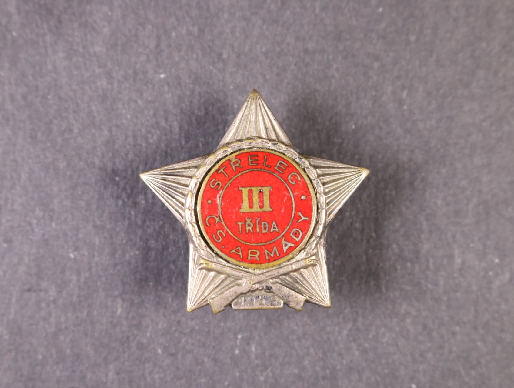 Odznak Střelec ČS armády III. třídy se štítkem 1955