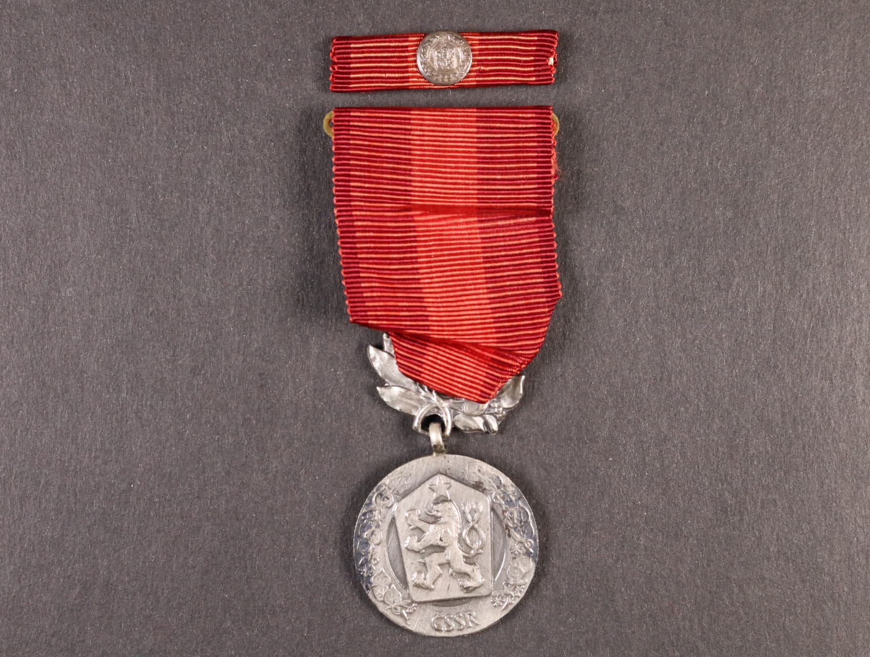 Medaile - Za zásluhy o obranu vlasti - ČSSR, punc Ag 925, výrobce Mincovna Kremnica
