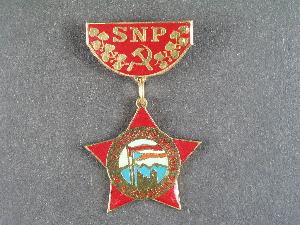 Čestný odznak I. a II. partyzánské brigády M.R.Štefánika, výrobce kovoznak Lipt. Hrádok