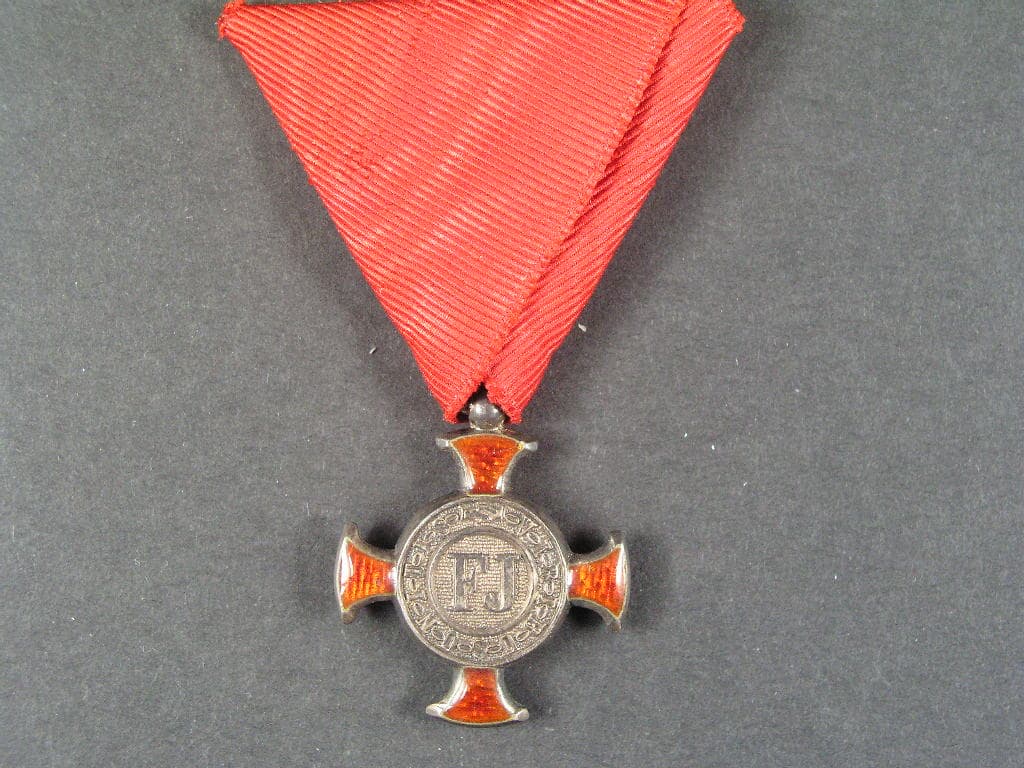 Stříbrný Záslužný kříž, punc Ag, výroba V. MAYERS WIEN