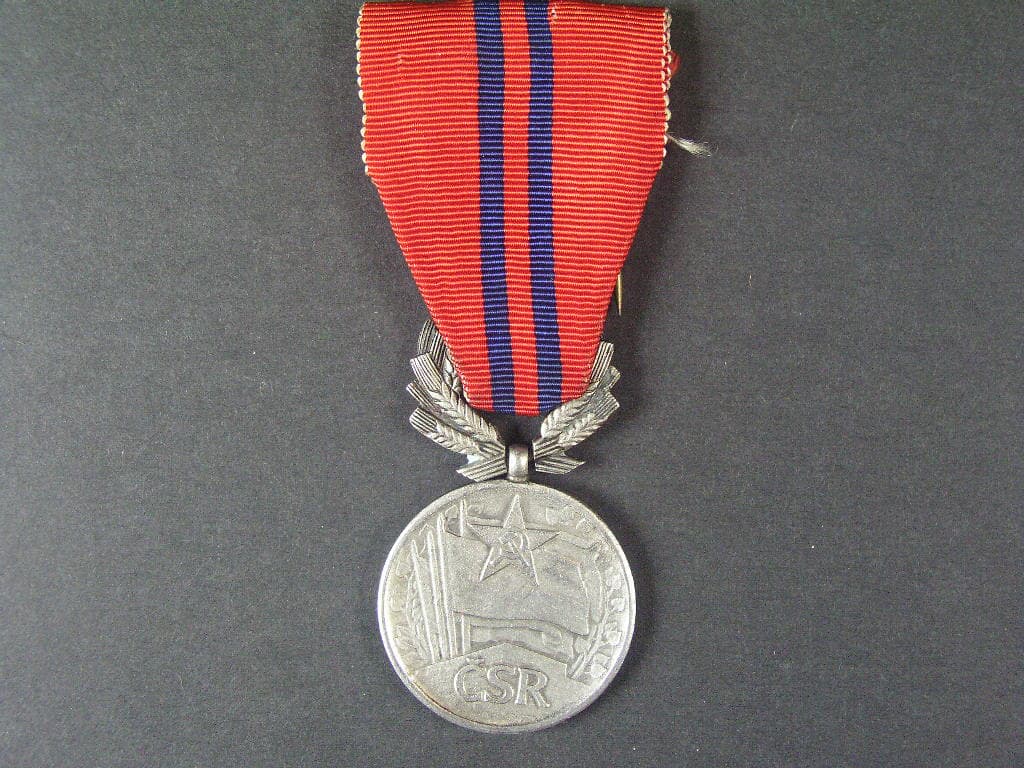 Vyznamenání - Za zásluhy o výstavbu I. vydání 1951-1960 ČSR č.2417, výrobce ZUKOV punc Ag 803