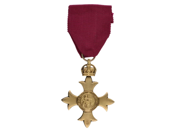 Řád Britského impéria, IV. třída důstojník, vydání z let 1917-1936, na stuze pro civilisty, pozlacené stříbro, na reversu punc Ag