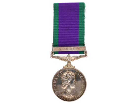 Medaile za všeobecnou službu 1962, se štítkem BORNEO (1962-1966), na hraně opis 4267598 SAC. R.PLATFORD R.A.F.