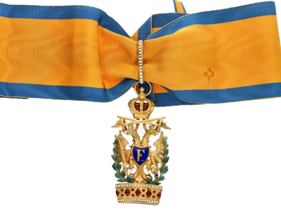 Řád Železné koruny, 2.tř. s válečnou dekorací a meči, období 1917-1918, pozlacený bronz, smalty, neznačeno, nová stuha