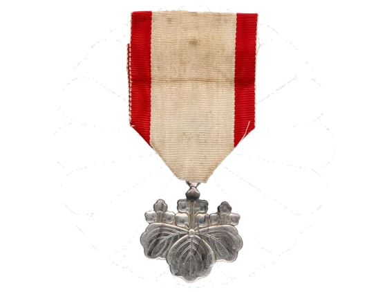 Řád vycházejicího Slunce, VIII. třída, stříbro, nepuncováno, původní stuha..