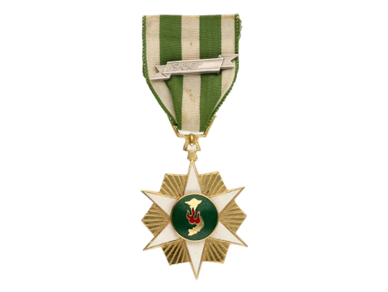 Jihovietnamská medaile za tažení, se štítkem na stuze 1960