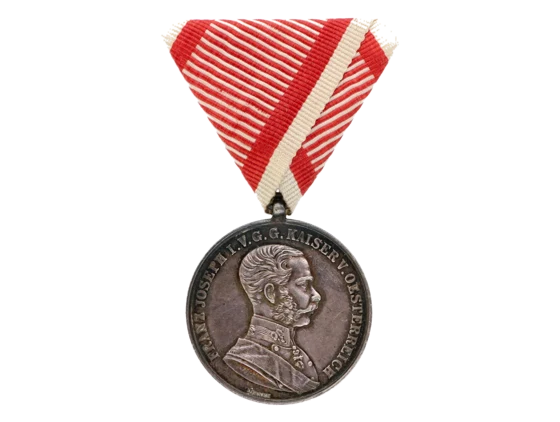 Stříbrná medaile za statečnost, 1. třídy, 8. vydání 1914-1917 F.J.I., na hraně punc hl. punc. úřadu Vídeň, A v kroužku, původní vojenská stuha