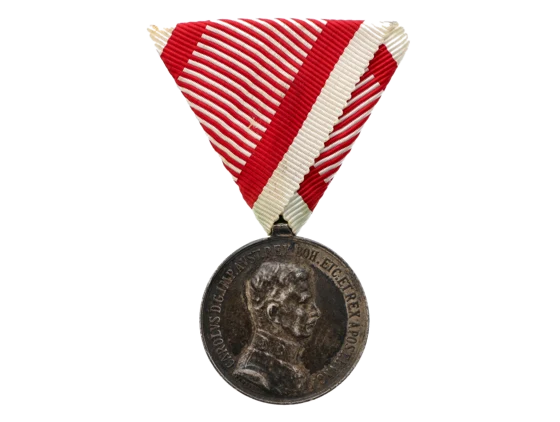Stříbrná medaile za statečnost 2. třídy, 9. vydání 1917-1918 Karel, původní vojenská stuha