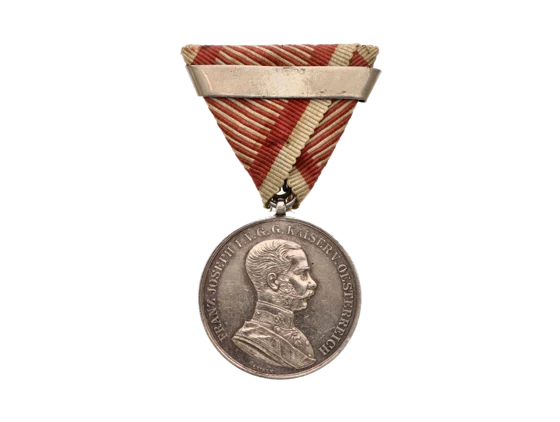 Stříbrná medaile za statečnost, 1. třídy 1914-1917 na hraně značka A, původní páska za 2x udělení, neznačená
